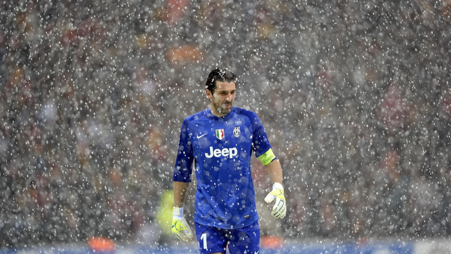 爱游戏体验-“足球志愿者团队在赛场上发挥重要作用”，足球志愿者总结怎么写