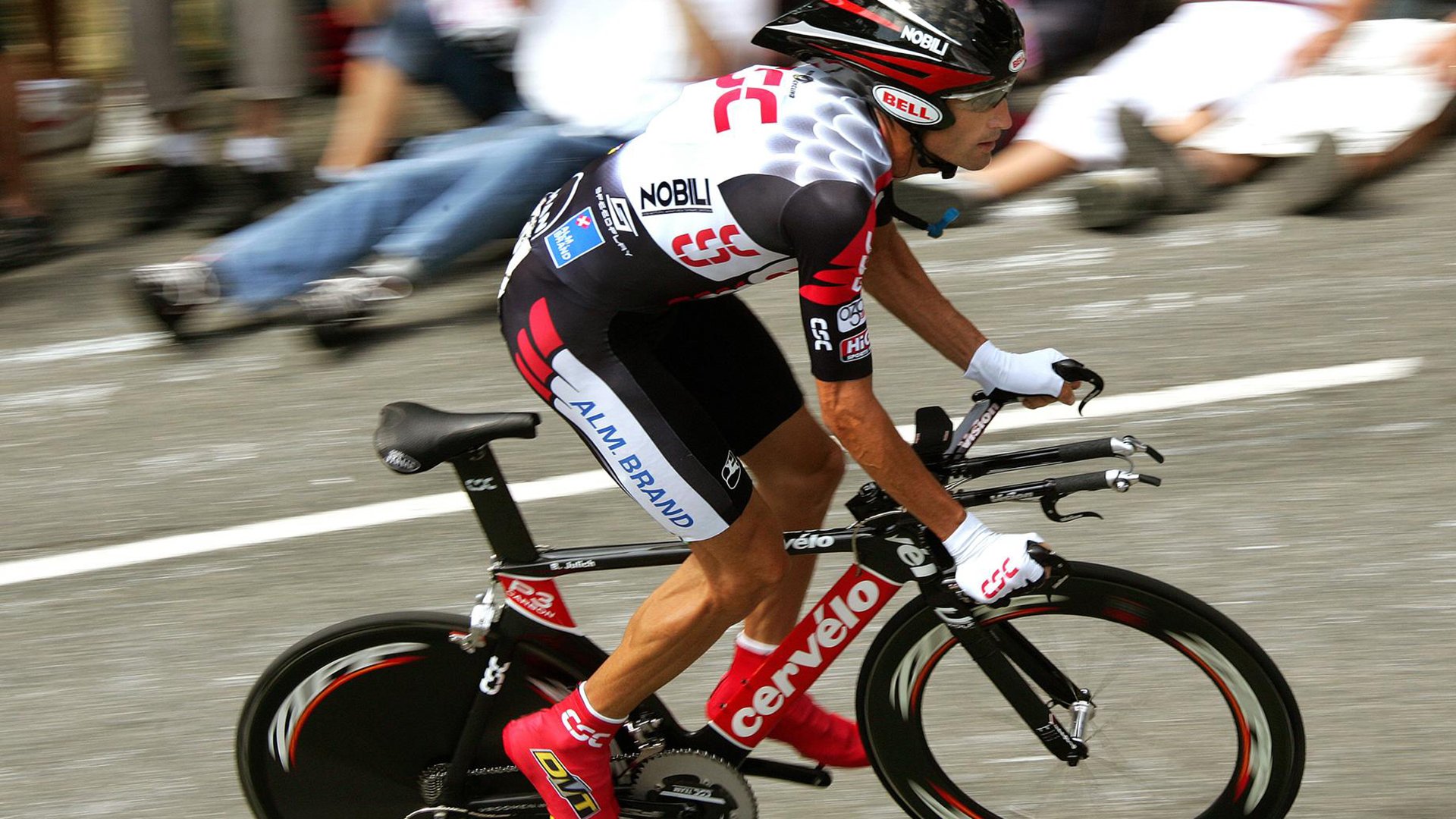 多项足球产业扶持政策出台,助推行业高速发展,政府对足球发展的补贴